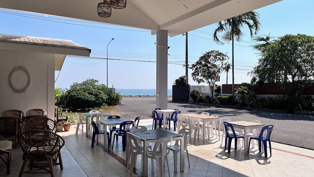 Bang Saphan Resort Hotel 31/50