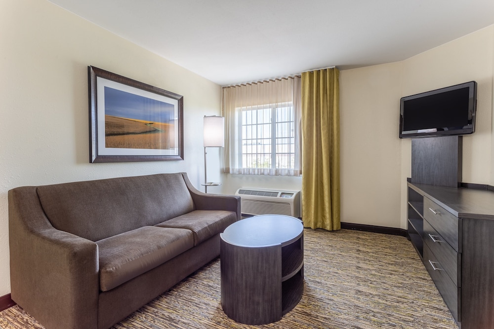 CANDLEWOOD SUITES AURORA- NAPERVILLE 32/51