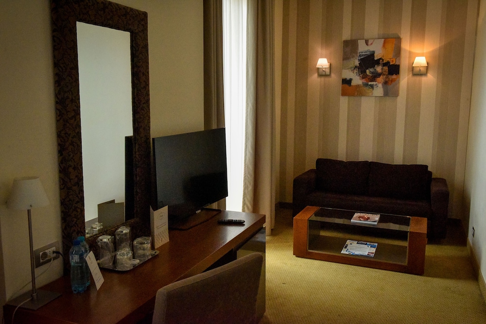 Iaki Hotel 32/50