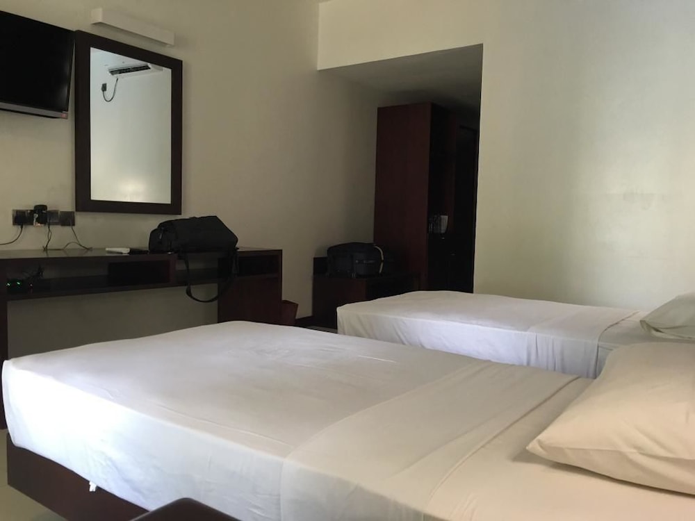 Miridiya Lake Resort 14/52