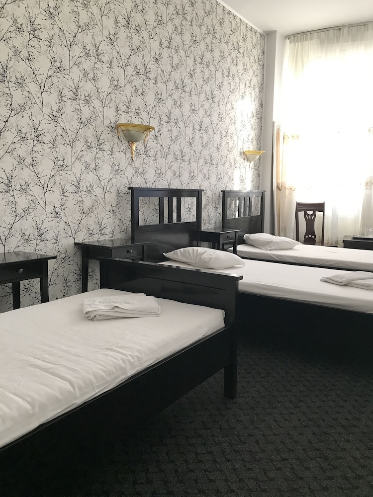 BASIC, TWIN BEDS