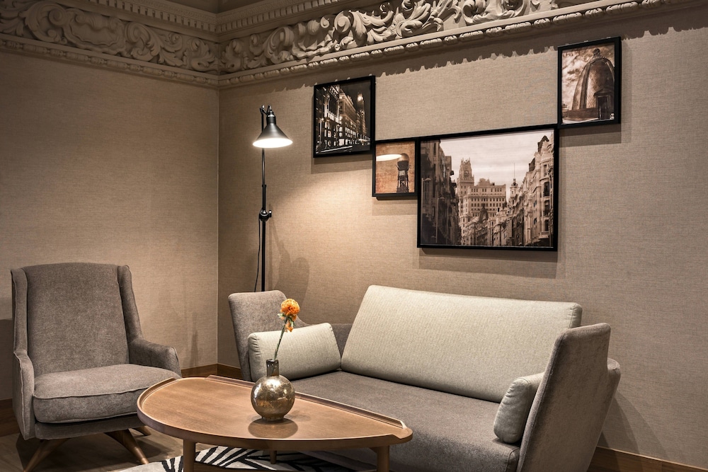 Circulo Gran Via Hotel Autograph Collection Adults Only 39/52