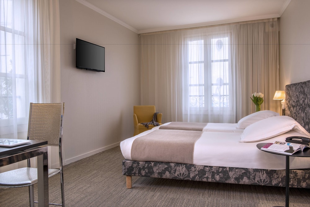 SAINT NICOLAS HOTEL 33/80