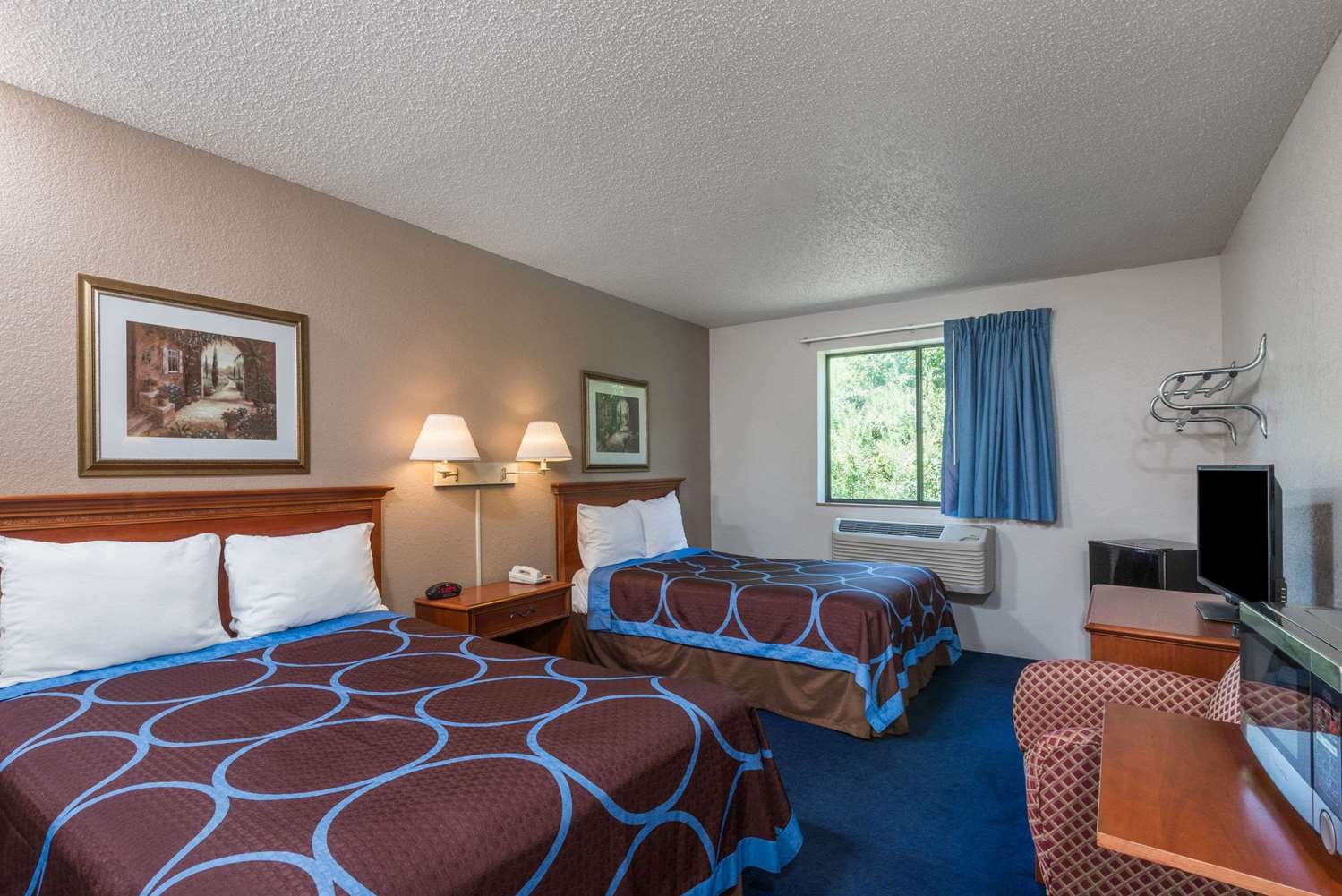 Rodeway Inn Delmont, PA 7/11