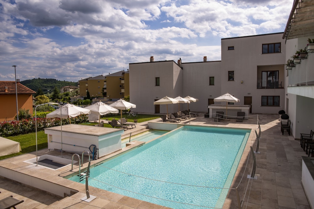 The Florence Hills Resort Spa 42/50