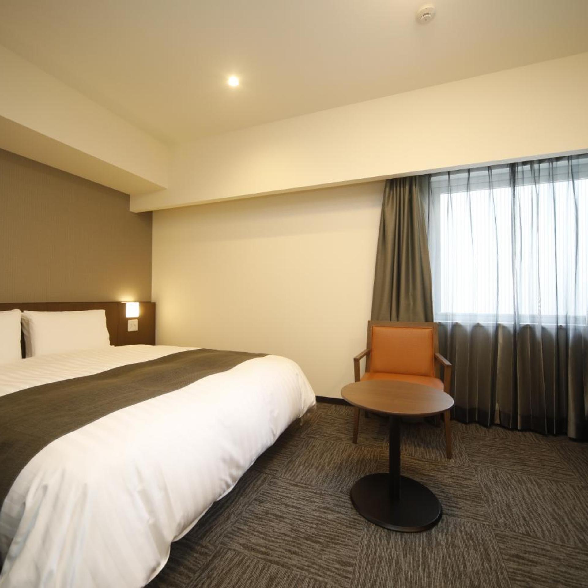 غرفة بسرير كوين مع أريكة، Dormy Inn Oita 4/9