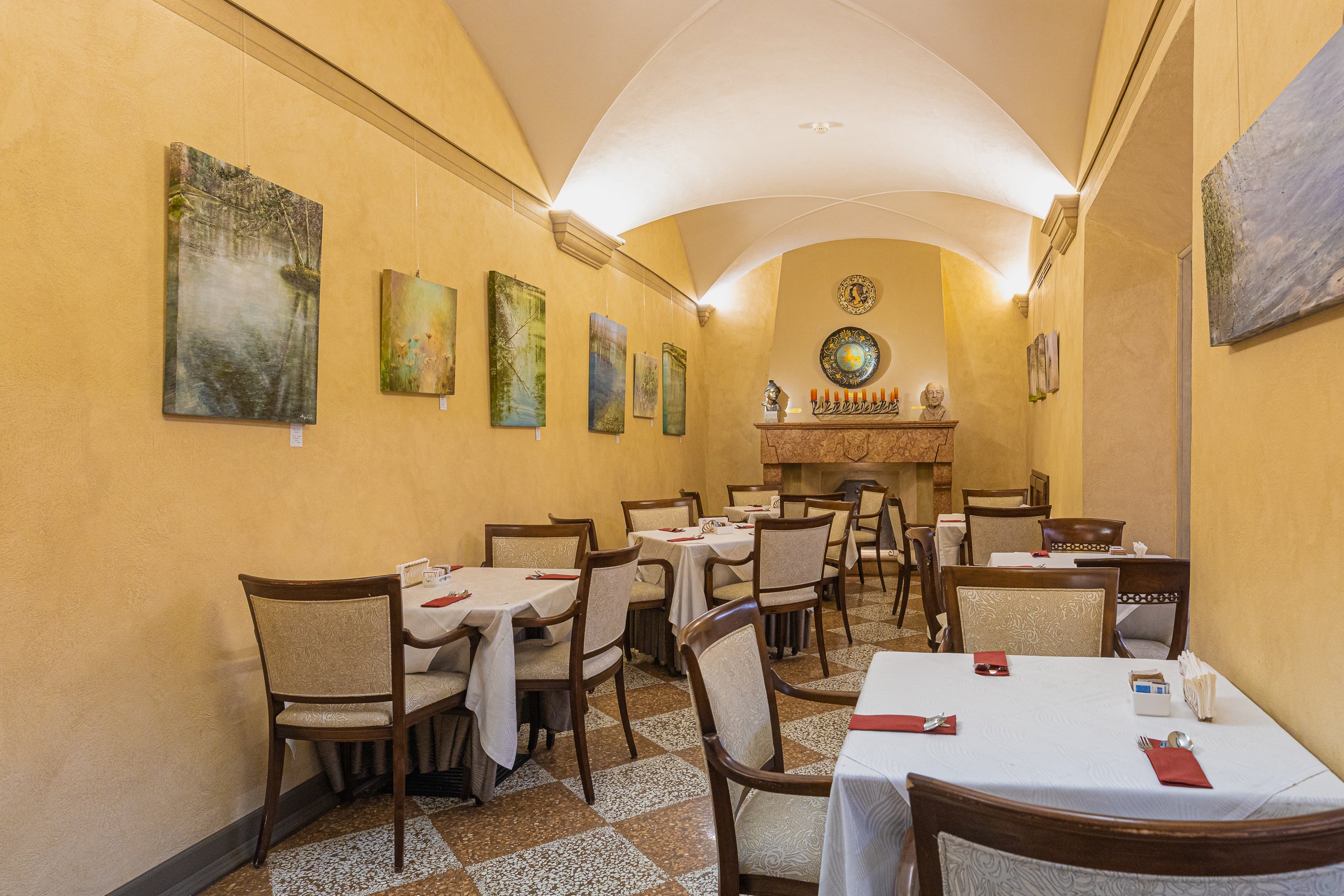 Art Hotel Commercianti 60/80