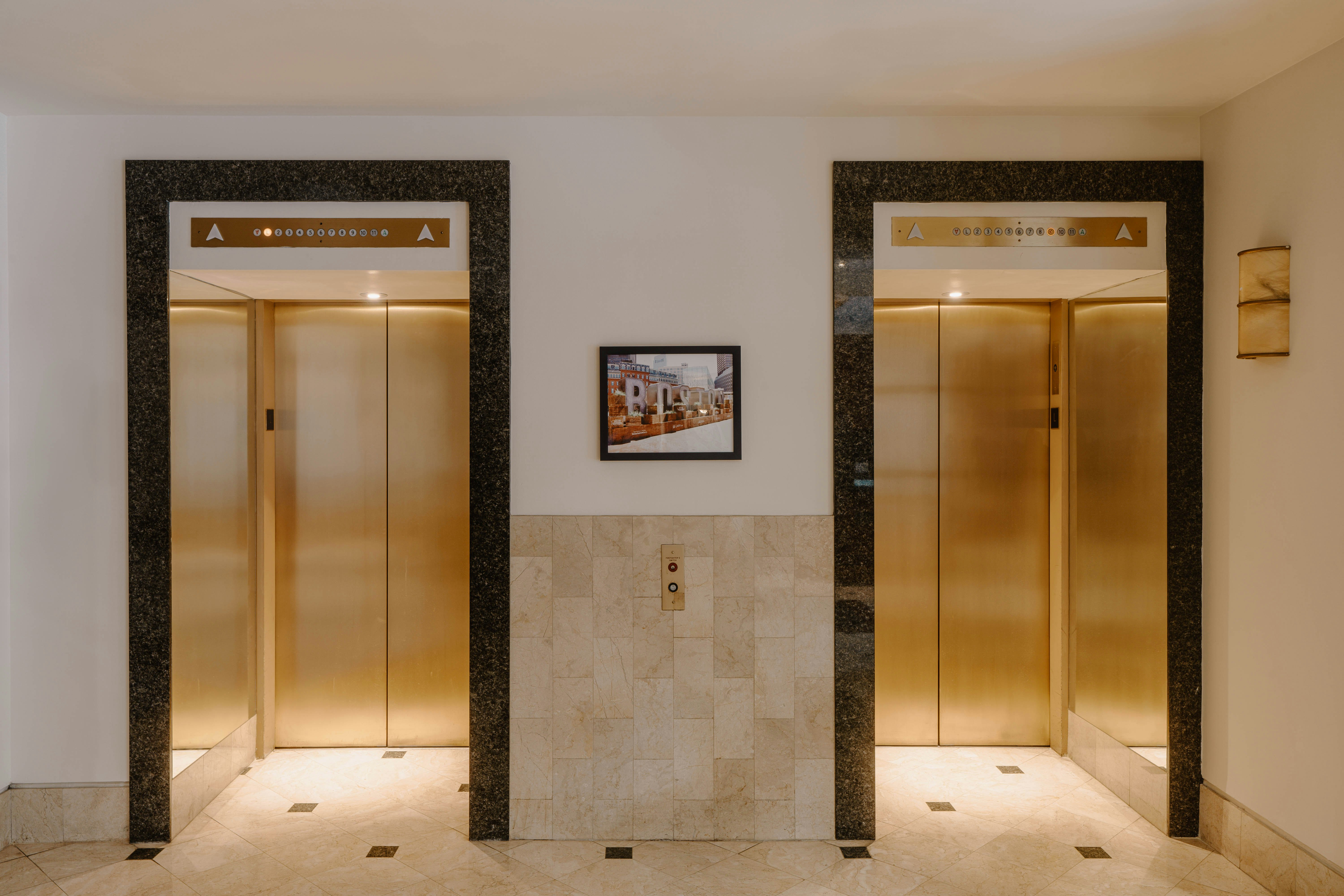 Club Quarters Hotel In Boston 17/25
