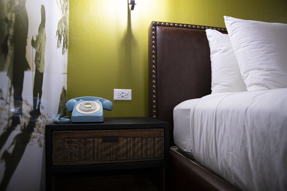 Campfire Hotel 28/50