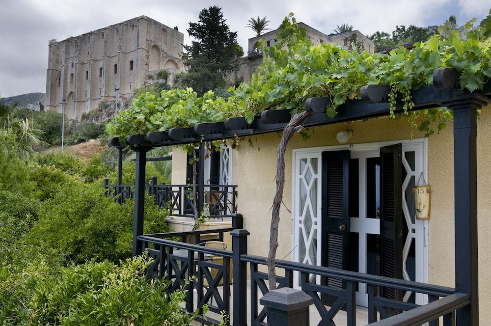 Bellapais Gardens 43/46