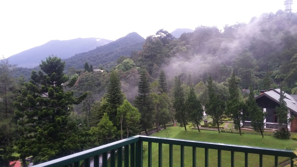 Puncak Pass Resort 68/76