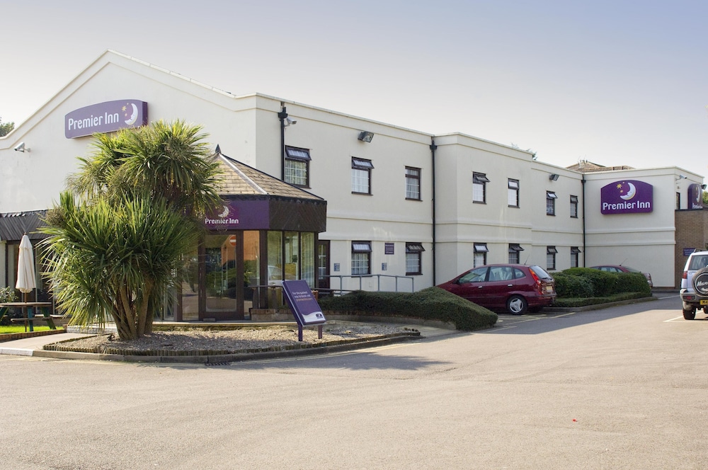 Premier Inn Gloucester (Longford) 25/28