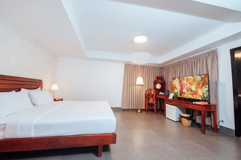 DELUXE, SUITE