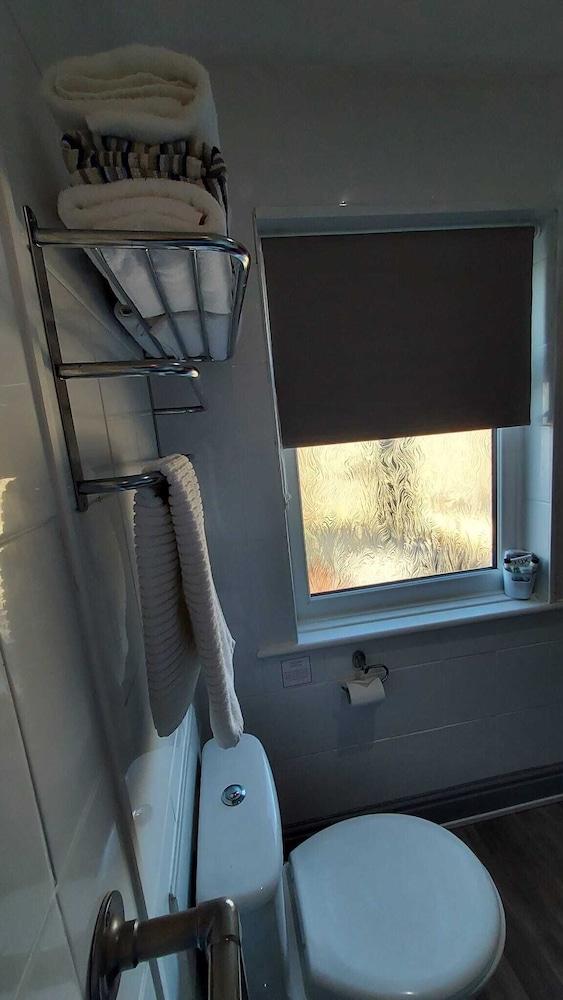 Rock Dene Hotel - Guest House 38/50