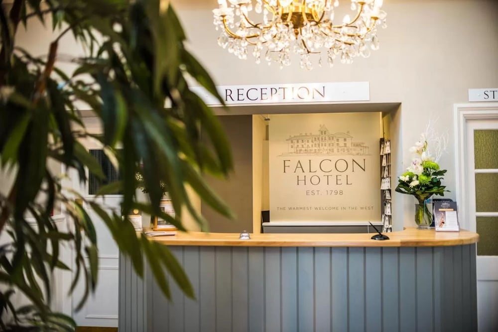 The Falcon Hotel 6/50