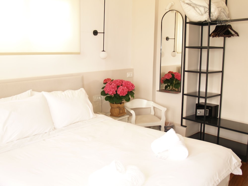 Amphora Hotel 13/50