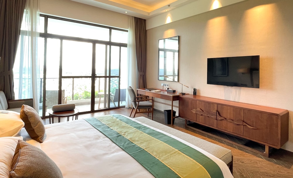Forest City Golf Hotel 8/50