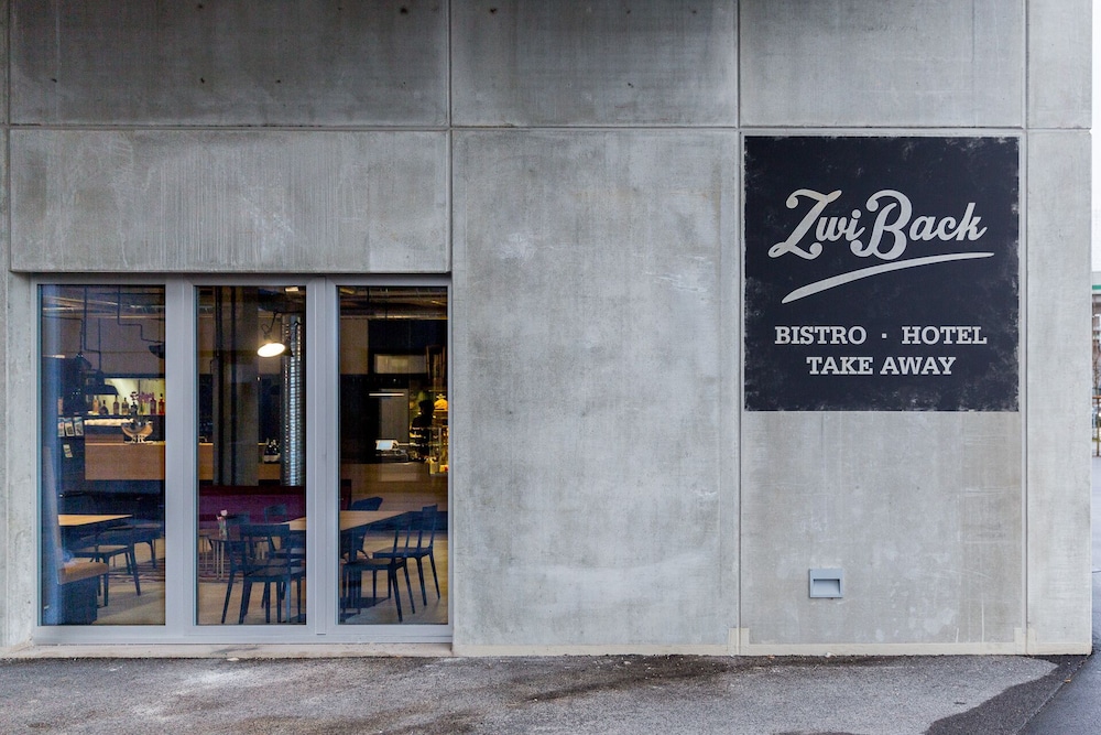Hotel ZwiBack 2/25