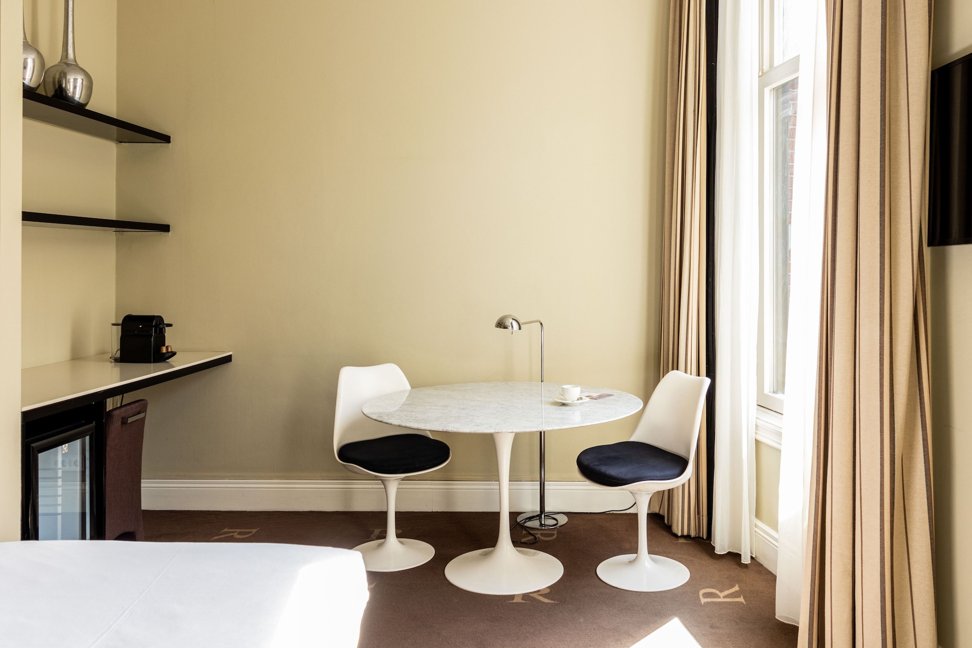 Executive, King Bed, Hotel Roemer 5/10