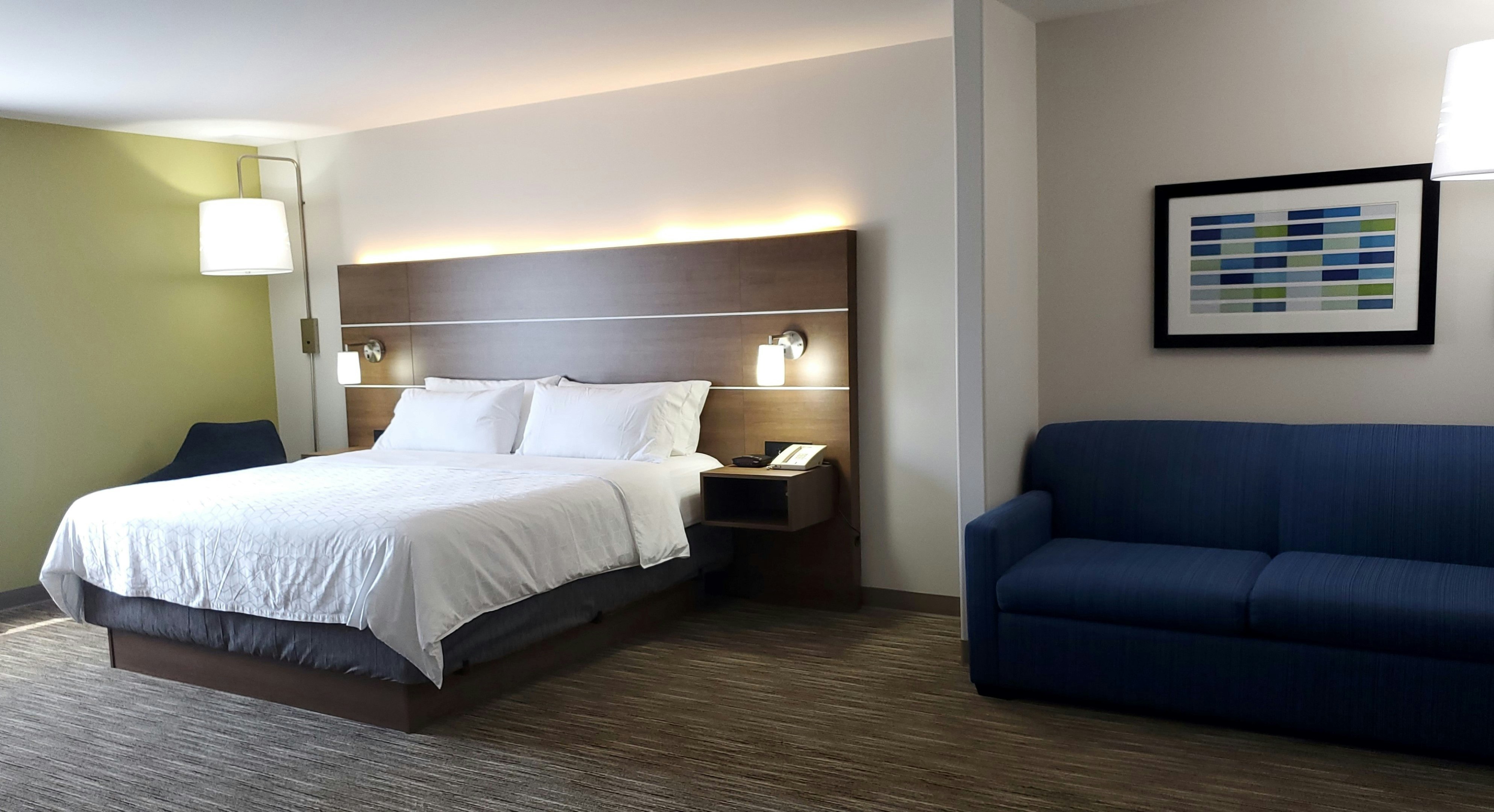 Holiday Inn Express Suites South 28/73