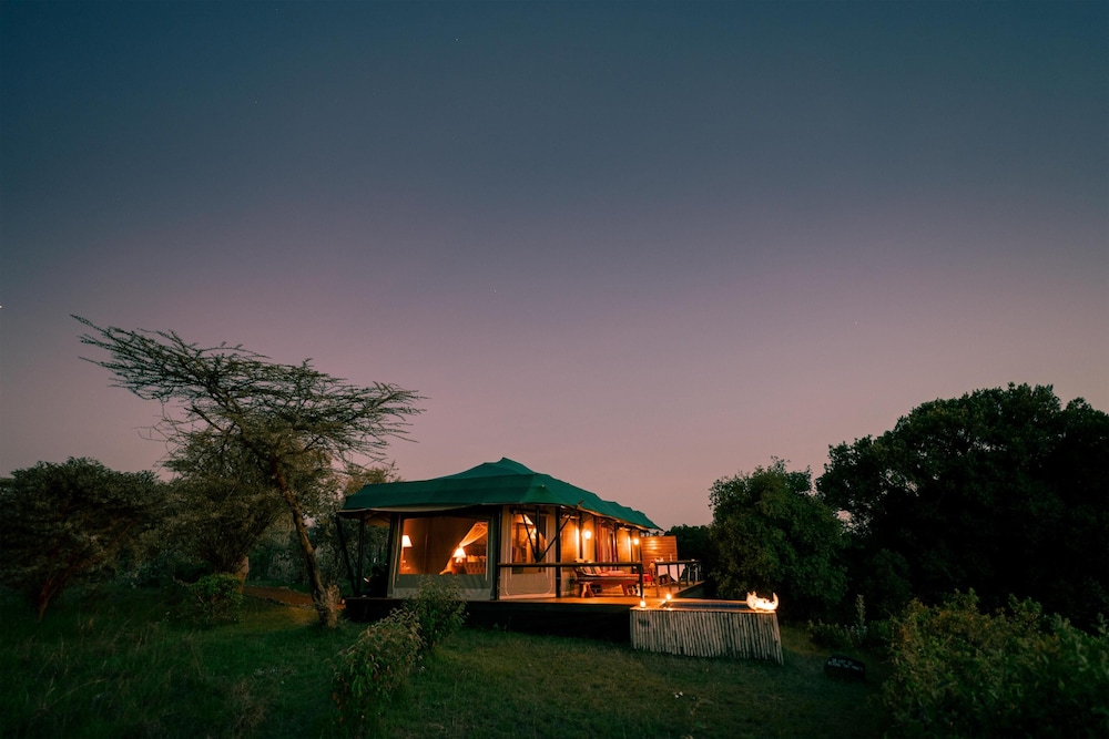 OLARE MARA KEMPINSKI MASAI MARA 1/50