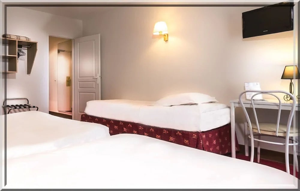 Hotel Le Clos D Alesia 8/26