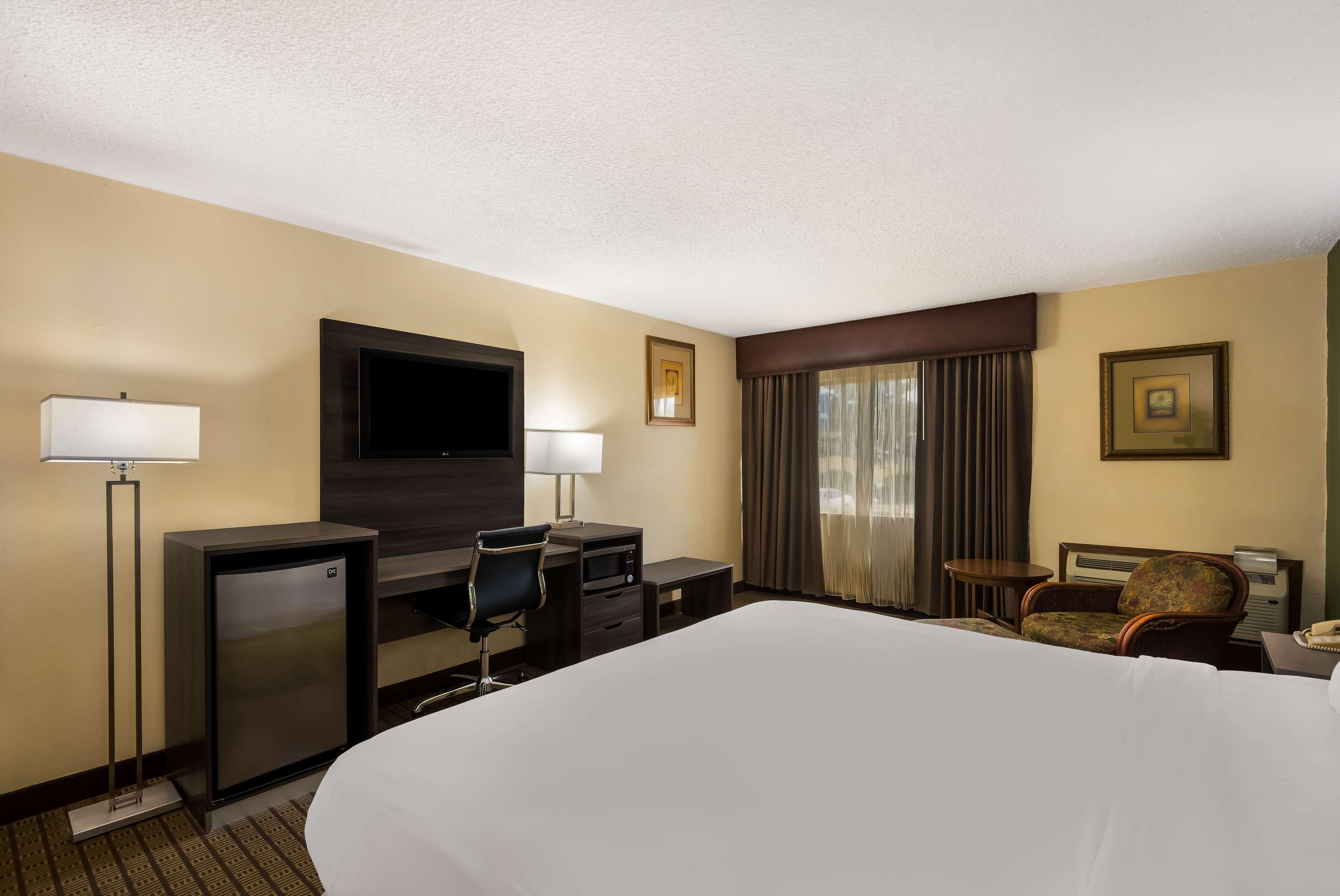غرفة بسرير كينج لذوي الإعاقة، Best Western Prairie Inn & Conference Center 2/4