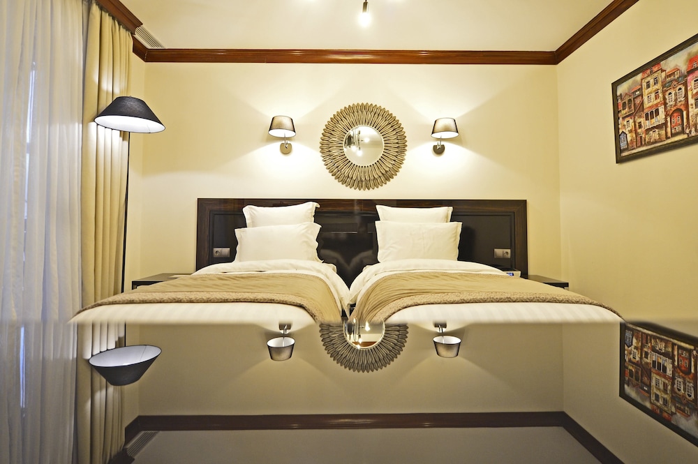 Ambassadori Hotel Tbilisi 64/73