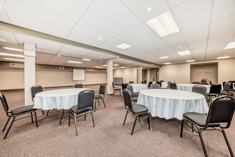 Grande Cache Inn and Suites 40/46