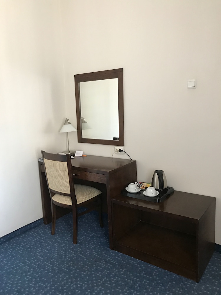 Hande Hotel 44/60