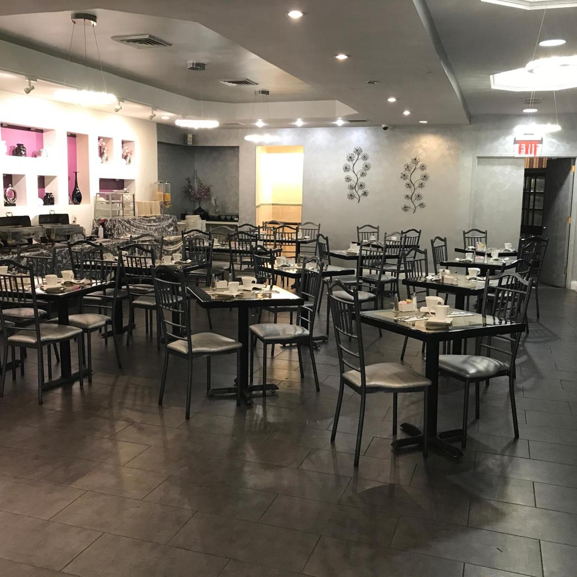 The Avenue Plaza 21/28