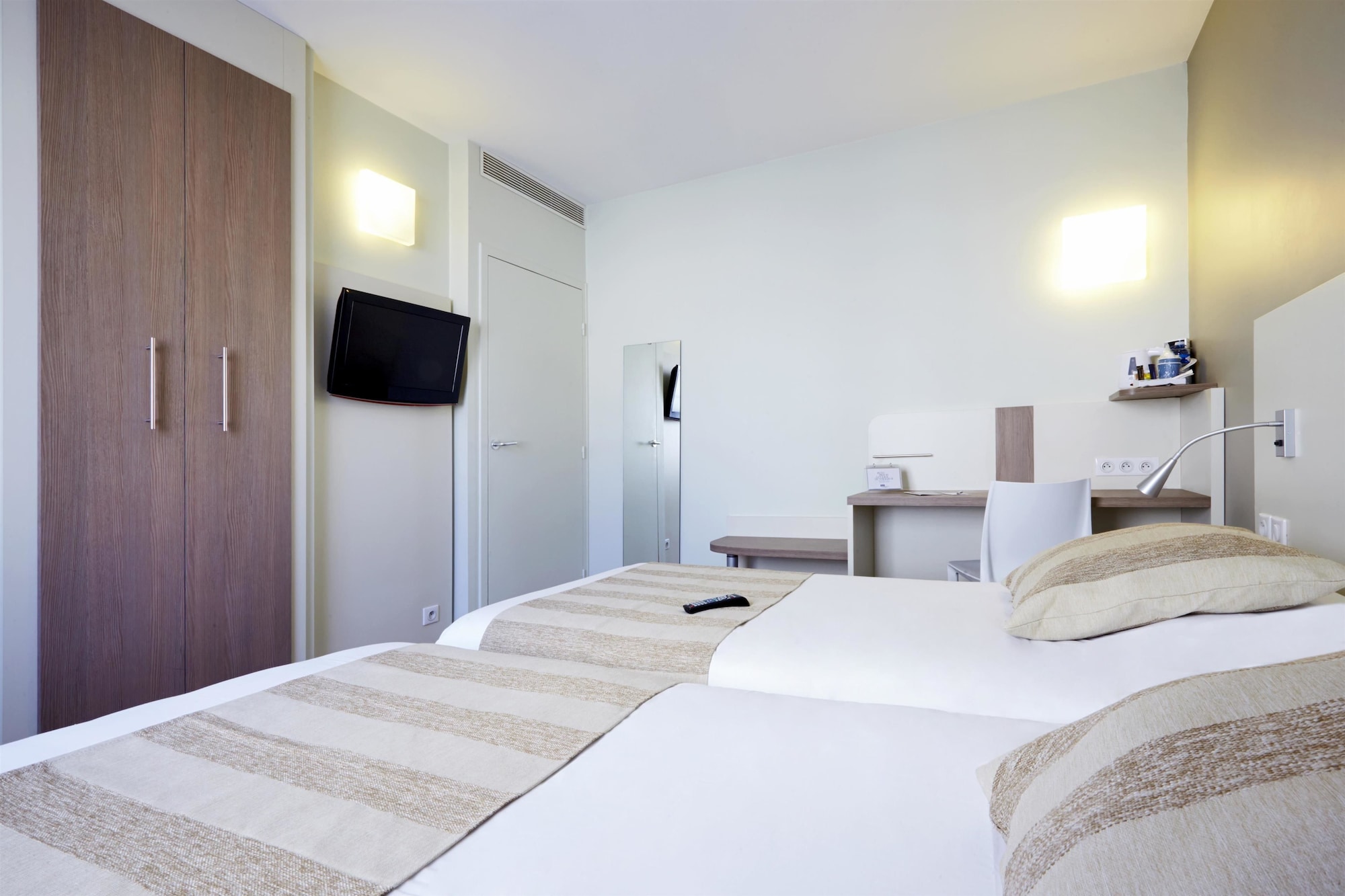 غرفة قياسية بسريرين منفصلين، Campanile Epinal Centre - Gare 3/10