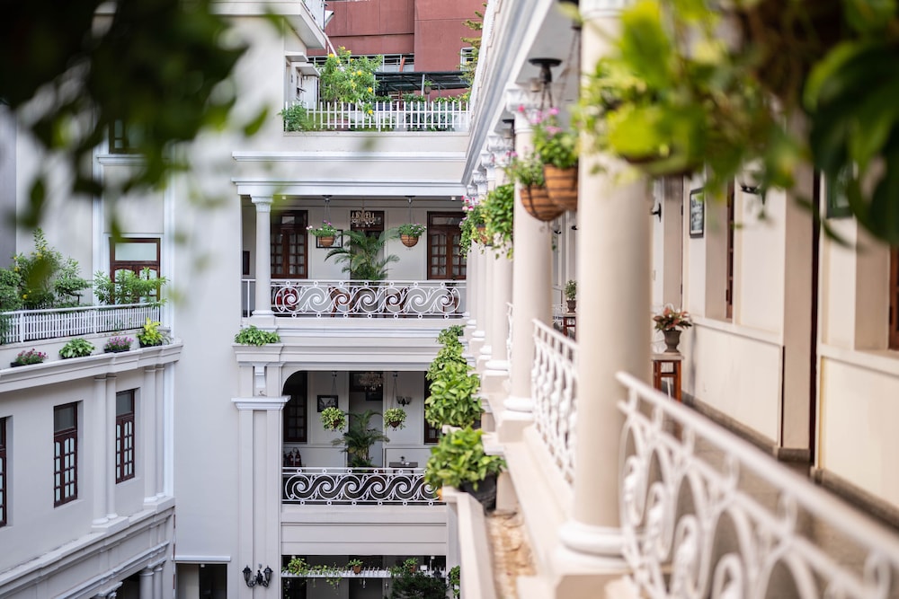 Hotel Grand Saigon 67/73
