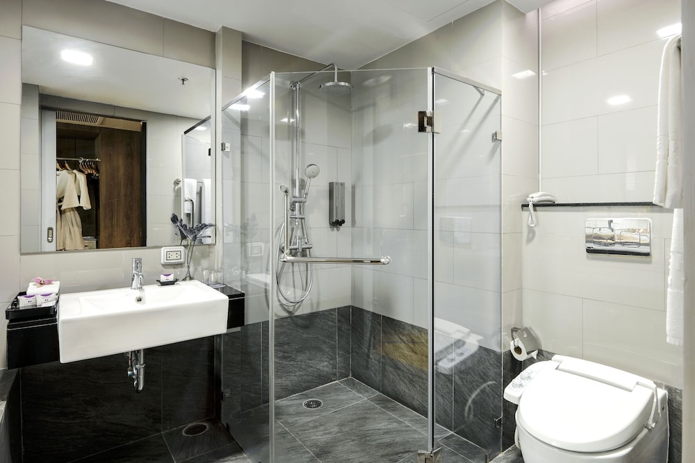 TK. Palace Hotel & Convention Bangkok 158/160
