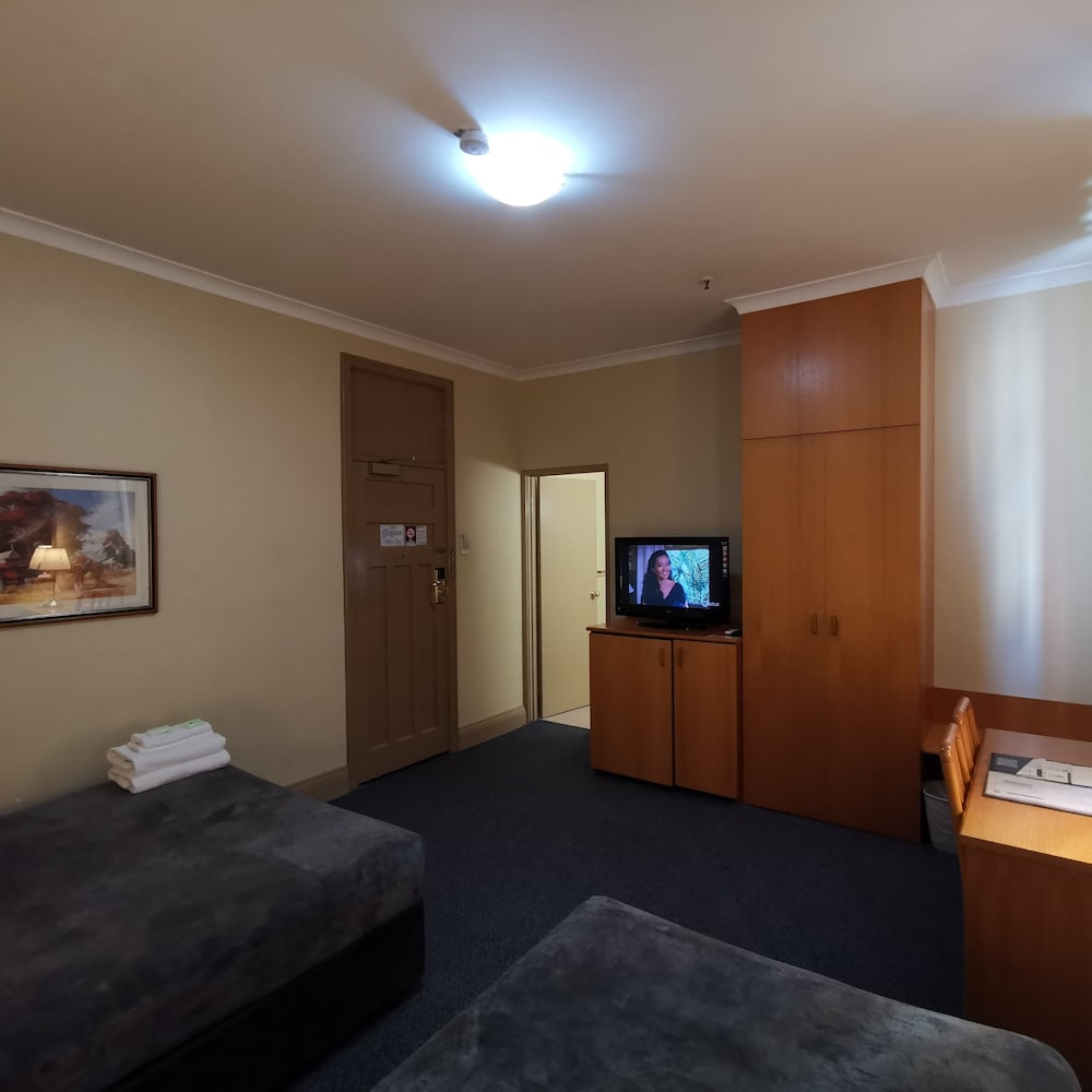 Criterion Hotel 7/57