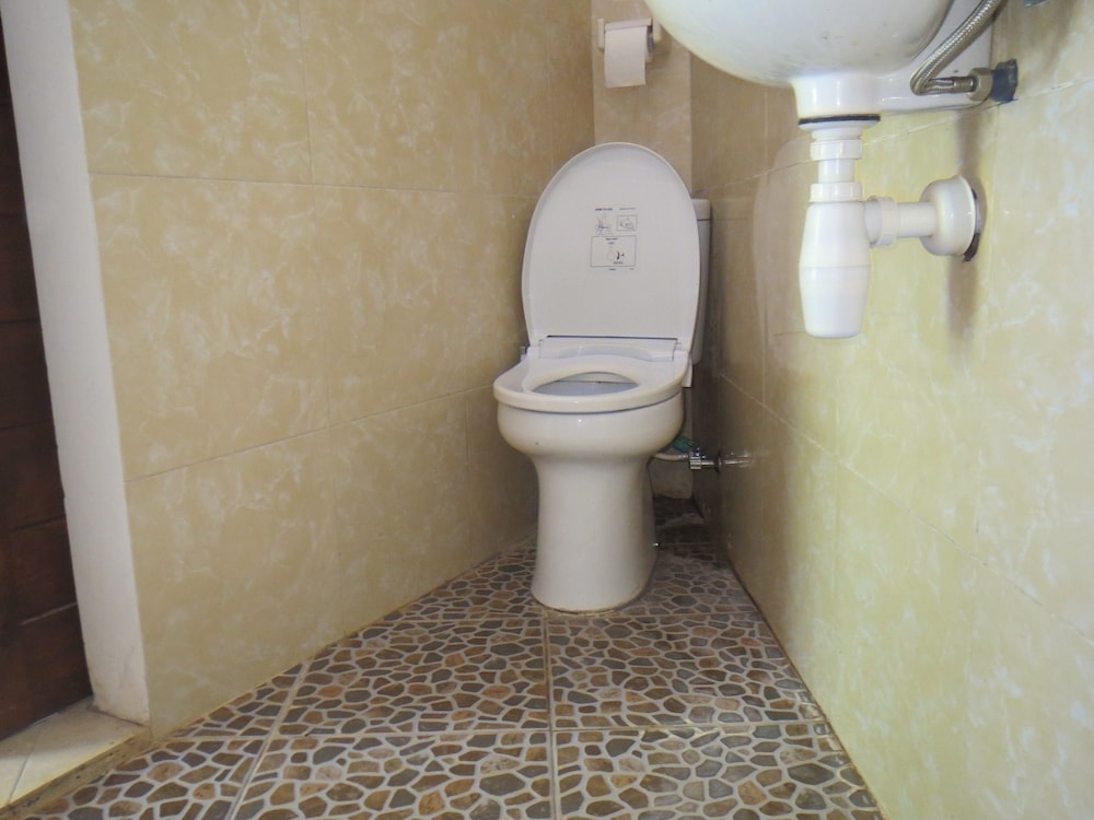 Amed Sari Beach Guesthouse 50/50