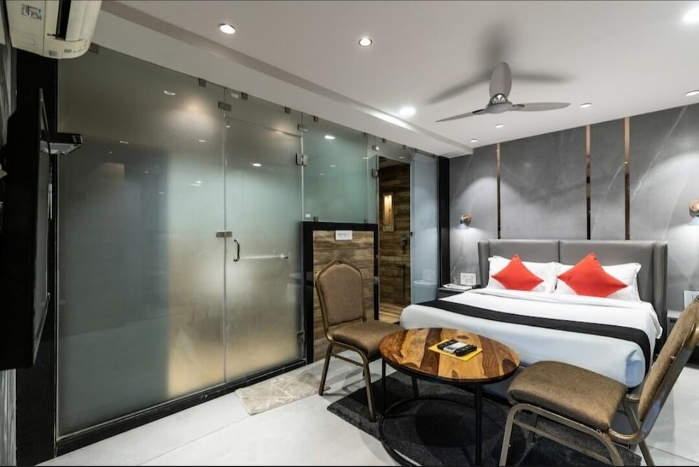 Spring Sky Mughalsarai By ShriGo Hotels 14/33