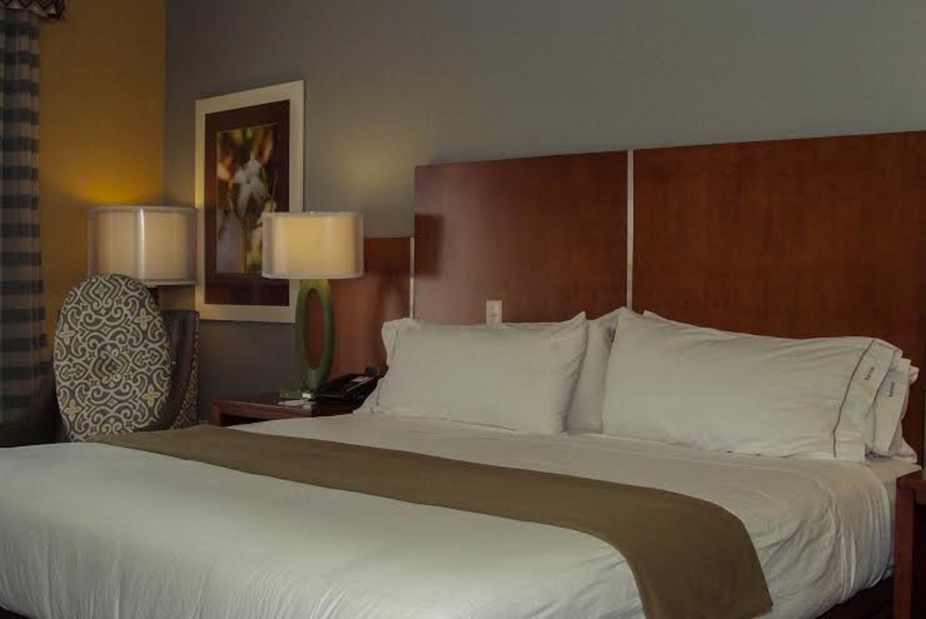 Holiday Inn Express Hotel and Suites Perry-National Fairground Area 32/68