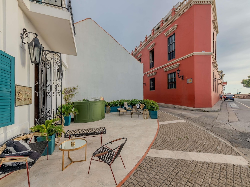 Bovedas de Santa Clara Boutique Hotel 69/78