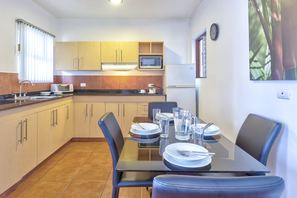 Hotel Suites Cristina 54/69