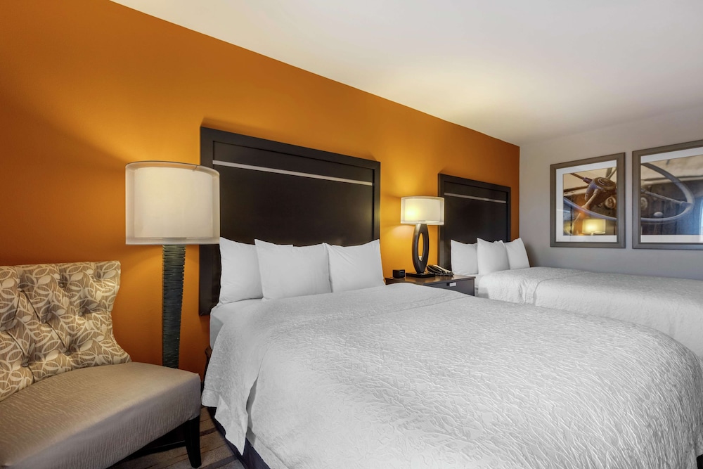 Hampton Inn & Suites Columbus 12/47