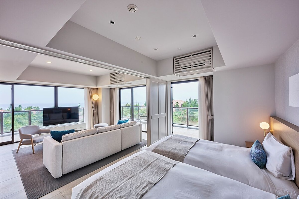 Deluxe, Suite, Twin Beds, Resort View, Corner