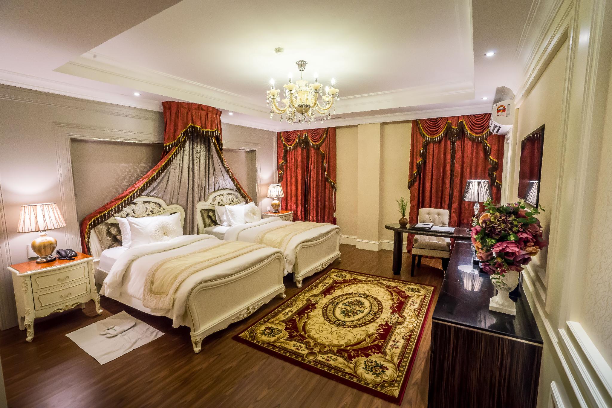 LUXURY STANDARD ROOM (TWIN)