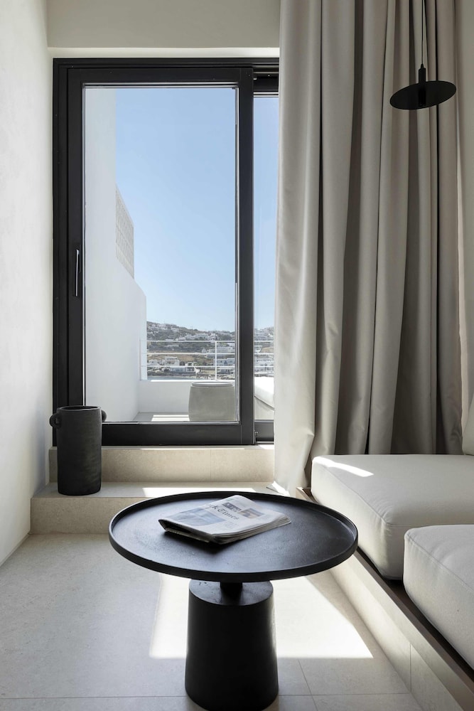 CUBIC Mykonos Seafront Design Suites 35/58