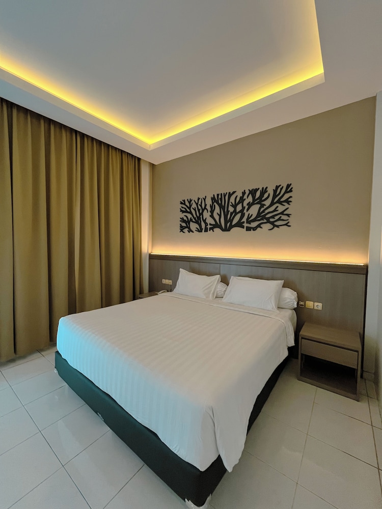 Front One Resort Indraloka 28/50