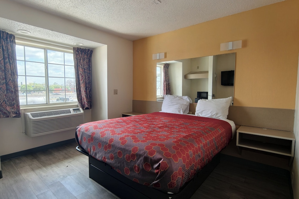 Classic Inn San Marcos, TX 19/60