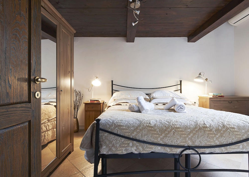 A Few Steps to The Duomo Majestic 5BD Apt 4/29