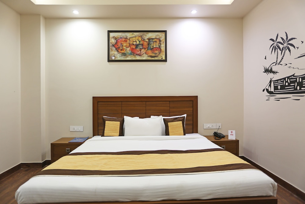 Oyo 5198 Hotel Hcgrand 10/31