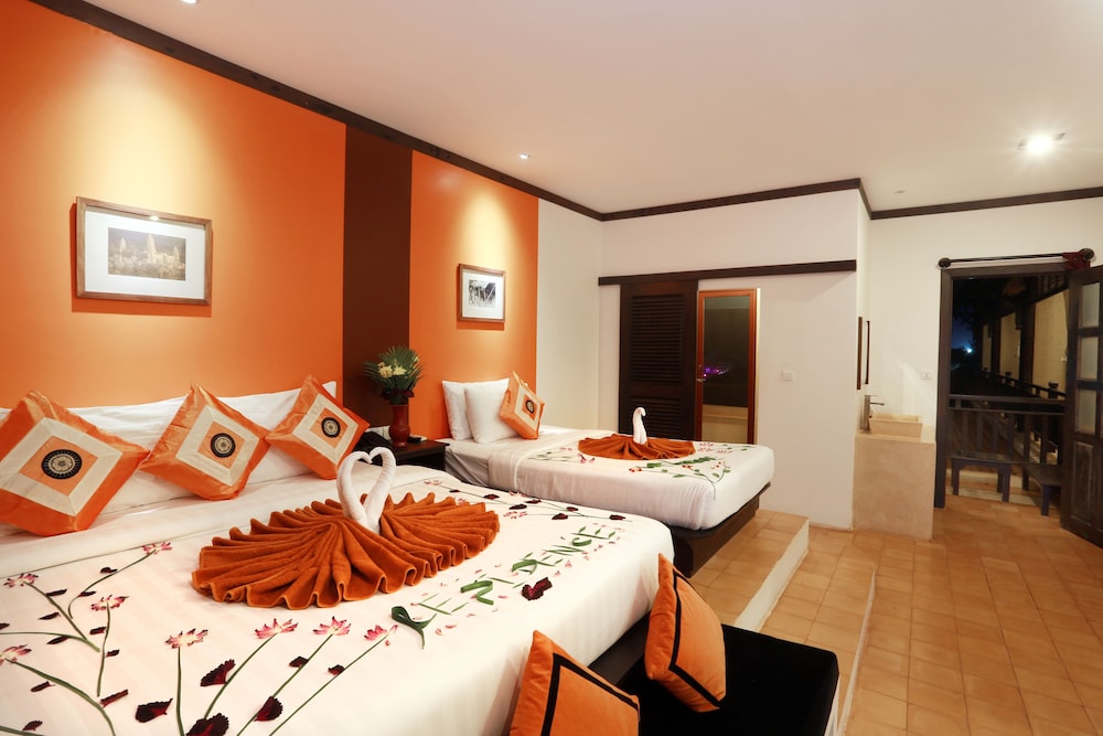 FAMILY SUITE, POOL VIEW, BALCONY