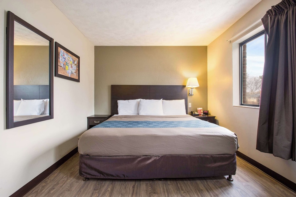 Room, King Bed